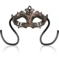 Preview: Bronzene venezianische Maske mit schwarzen Bändern, verziert mit floralen Mustern, auf weißem Hintergrund.