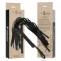 Preview: Schwarzer veganer Leder-Flogger mit Verpackung, Markenname "Intense Fetish", mehrsprachige Produktbeschreibung.