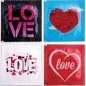 Preview: Vier Kondomverpackungen mit Liebesmotiven: "LOVE" in verschiedenen Designs und Herzgrafiken.