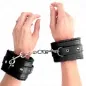 Preview: Premium Handgelenkfesseln gefüttert Schwarz – Kink
