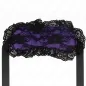 Preview: Schwarze Augenmaske mit lila Spitze und Rüschen, verziert mit floralen Mustern.