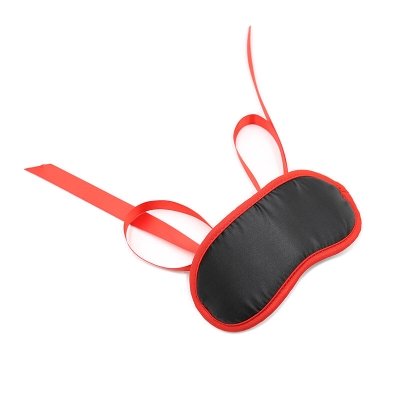 Schwarze Maske Mit Rotem Rand | Ohmama