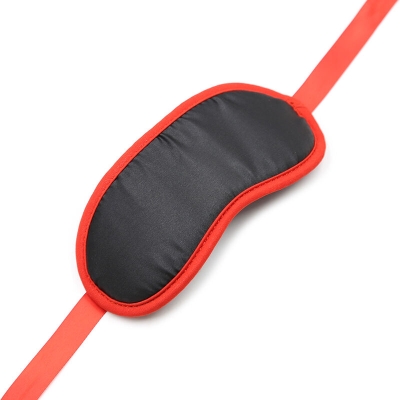 Schwarze Maske Mit Rotem Rand | Ohmama