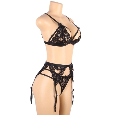 Dreiteiliges Set BH+ Strumpfgürtel + String L/XL | Subblime