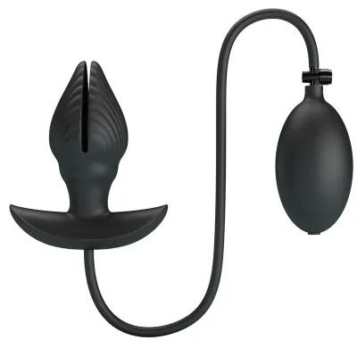 Schwarzer aufblasbarer Analplug mit Pumpe und Schlauch, auf weißem Hintergrund.