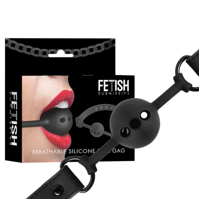 Verpackung eines atmungsaktiven Silikon-Knebelballs mit rotem Lippenmotiv und Kettenmuster.