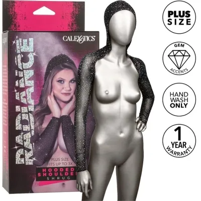 Schwarzer Kapuzenbolero mit Glitzerakzenten auf Schaufensterpuppe, Verpackung und Plus-Size-Details im Hintergrund.