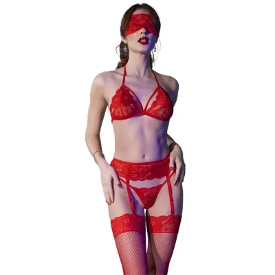 Person in roter Spitzenunterwäsche und Augenbinde.