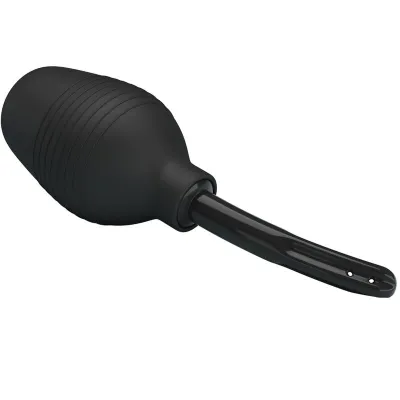 Schwarze Gummispritze mit langem, gebogenem Ausguss und geripptem Griff.