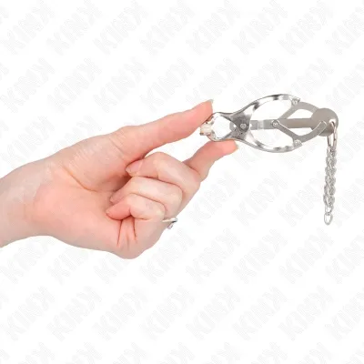 Japanese cloverleaf nipple clamps with small silver chains – Kink