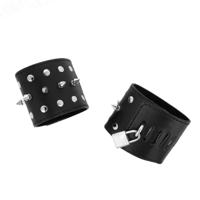 Punk Handgelenkfesseln Mit Spikes 25 X 6cm – Kink