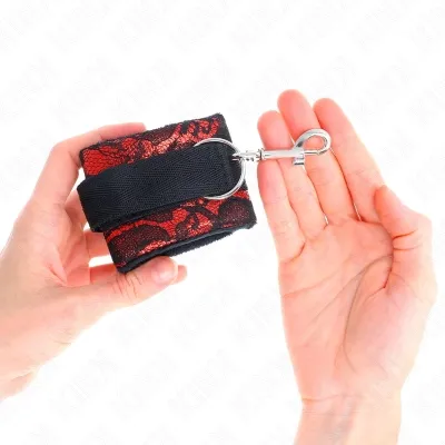 Kurze Handgelenksfesseln Aus Samtspitze Rot / Schwarz – Kink