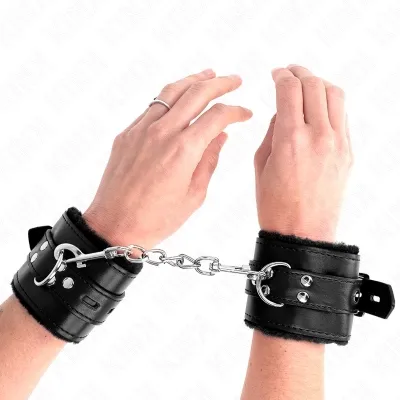 gefütterte Handgelenkfesseln Mit Löchern Schwarz – Kink