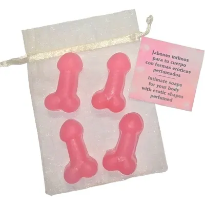 Vier rosa Seifen in erotischer Form in einem durchsichtigen Beutel mit Etikett.