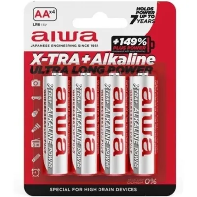 Vier AA-Batterien von Aiwa, X-TRA+ Alkaline, in roter Verpackung, versprechen lange Lebensdauer.