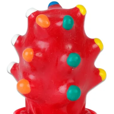 Rotes Hundespielzeug mit bunten Noppen in verschiedenen Farben wie Gelb, Grün, Blau, Orange und Weiß.