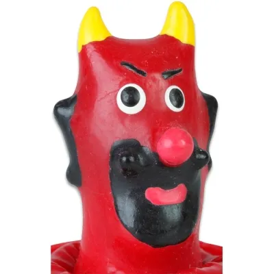 Rote Teufelsfigur mit gelben Hörnern, schwarzen Augen und Bart, roter Nase und Mund, auf weißem Hintergrund.