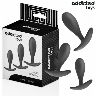 Schwarzes Analplug-Set von Addicted Toys, drei Größen, Verpackung und Produkte abgebildet.