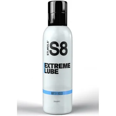 S8 Extreme Lube bottle, water-based, 250 ml, with black cap.
