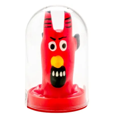 Rote, cartoonartige Figur mit Hörnern und wütendem Gesichtsausdruck in einer durchsichtigen Kuppel.