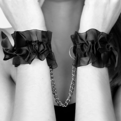 Frou Frou Organza Handcuffs | Bijoux