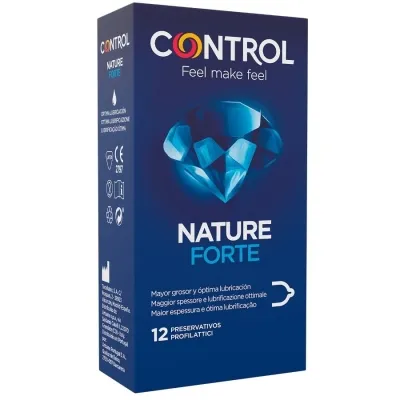 Verpackung von Control Nature Forte Kondomen, blau mit Diamant-Design, 12 Stück.