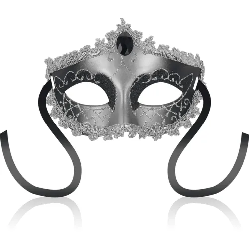 Silberne venezianische Maske mit schwarzem Band und Spitzenverzierungen.