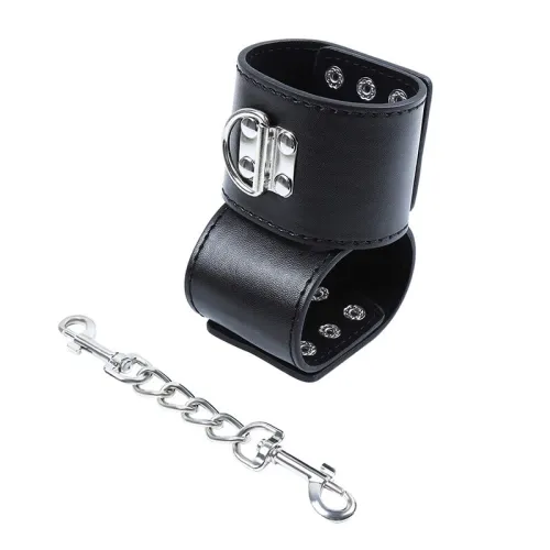 Handschellen Mit Nieten Und Karabiner – Ohmama