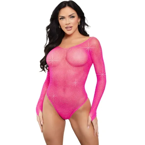 Person in pink, glitzerndem Netz-Body mit langen Ärmeln vor weißem Hintergrund.