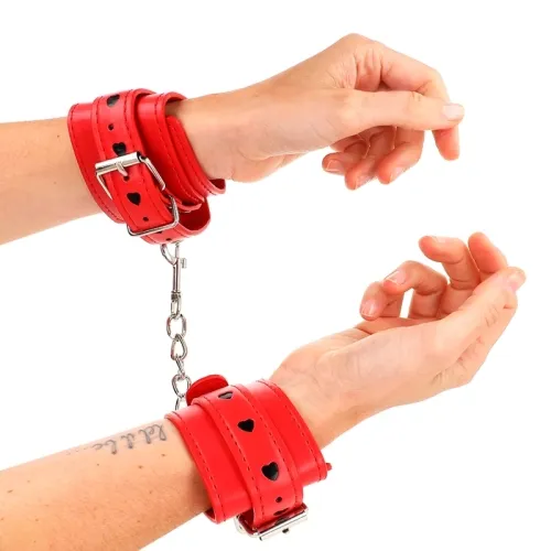 Rote Handgelenksfesseln Mit Schwarzer Herzeinlage – Kink