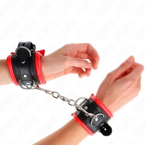 Schwere Handgelenksfesseln Mit Rotem Pelzfutter – Kink