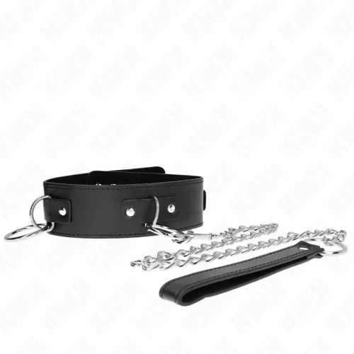 Schwarzes Halsband mit Metallkette und Griff auf weißem Hintergrund.
