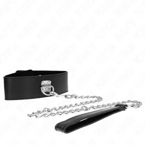 Schwarzes Lederhalsband mit silberner Kette und Griff auf weißem Hintergrund.