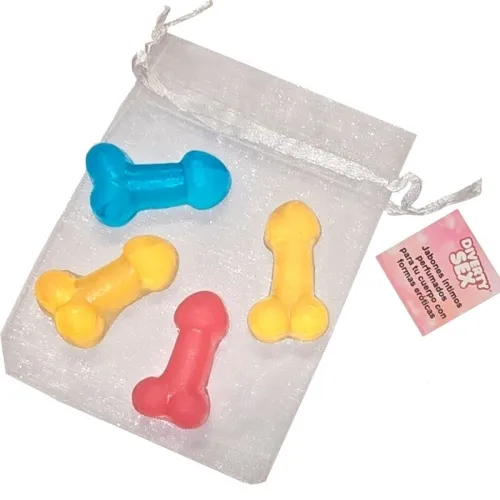 Bunte Seifen in Penisform in einem durchsichtigen Beutel mit Etikett.