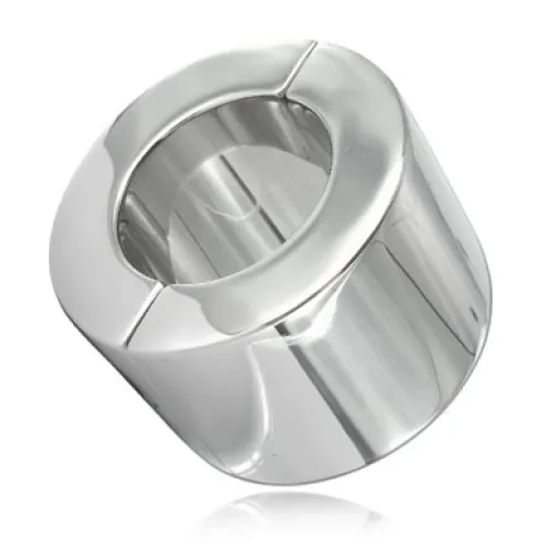 Silver, cylindrical metal ring with a shiny surface, on a white background.