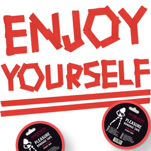 Roter Text "ENJOY YOURSELF" aus Klebeband, mit zwei Rollen Bondage Tape darunter.