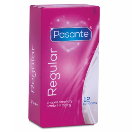Rosa Verpackung von Pasante Regular Kondomen, 12 Stück, mit dem Slogan "shaped simplicity, comfort & feeling".