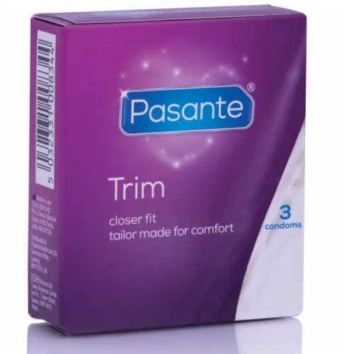 Lila Verpackung von Pasante Trim Kondomen, 3 Stück, mit der Aufschrift "closer fit, tailor made for comfort".