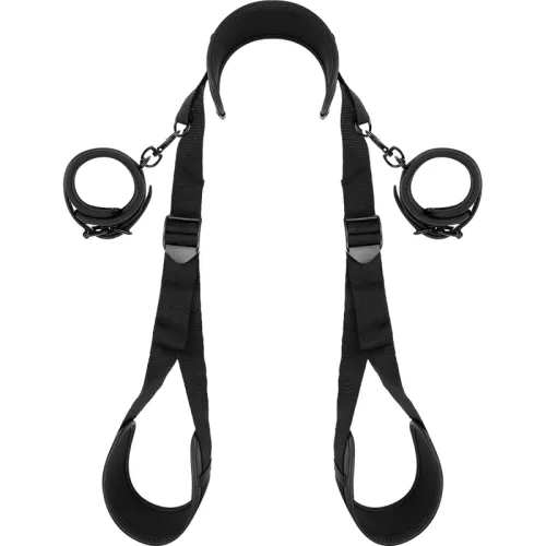 Offene Beinhaltung Mit Handschellen – Fetish Submissive