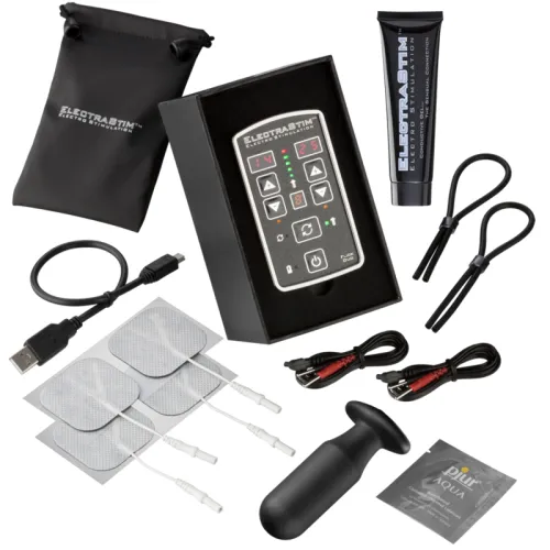 Elektrostimulationsgerät-Set mit Kabeln, Elektroden, Gel, Tasche und Zubehör auf weißem Hintergrund.