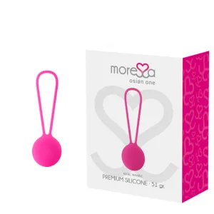 Pinkes Kegel-Trainingsgerät aus Silikon neben einer Verpackung mit Herzdesign und der Aufschrift 