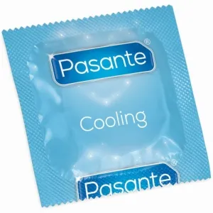 Blaue Kondomverpackung mit der Aufschrift 