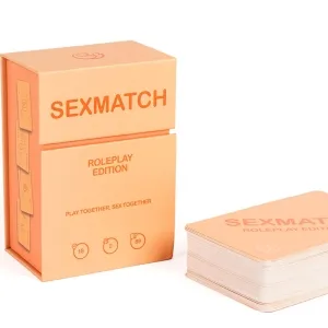 Orangefarbene Box und Kartenstapel des Spiels 