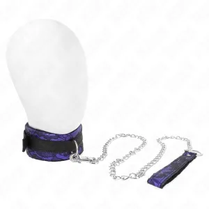 Lila Halsband mit schwarzer Spitze und Kette, auf einem weißen Mannequin-Kopf präsentiert.
