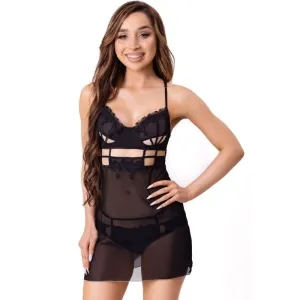 Frau in schwarzer, durchsichtiger Dessous-Kleidung mit Spitzen-Details, lächelnd und mit langen Haaren.