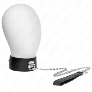 Weiße Maske mit schwarzem Halsband und Kette, auf weißem Hintergrund.