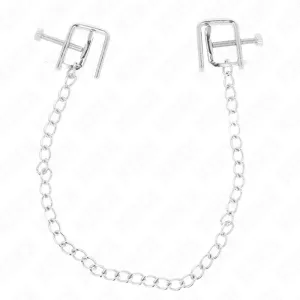 Metallklemmen mit Kette, auf weißem Hintergrund.