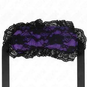 Schwarze Augenmaske mit lila Spitze und Rüschen, verziert mit floralen Mustern.