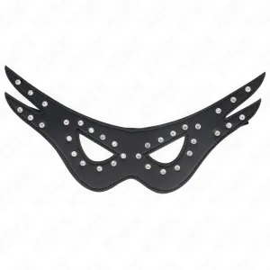 Schwarze Augenmaske mit silbernen Nieten, geschwungenes Design, auf weißem Hintergrund.