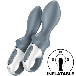 Zwei graue, aufblasbare Vibratoren mit weißen Griffen und Bedienelementen, daneben ein Symbol mit der Aufschrift 